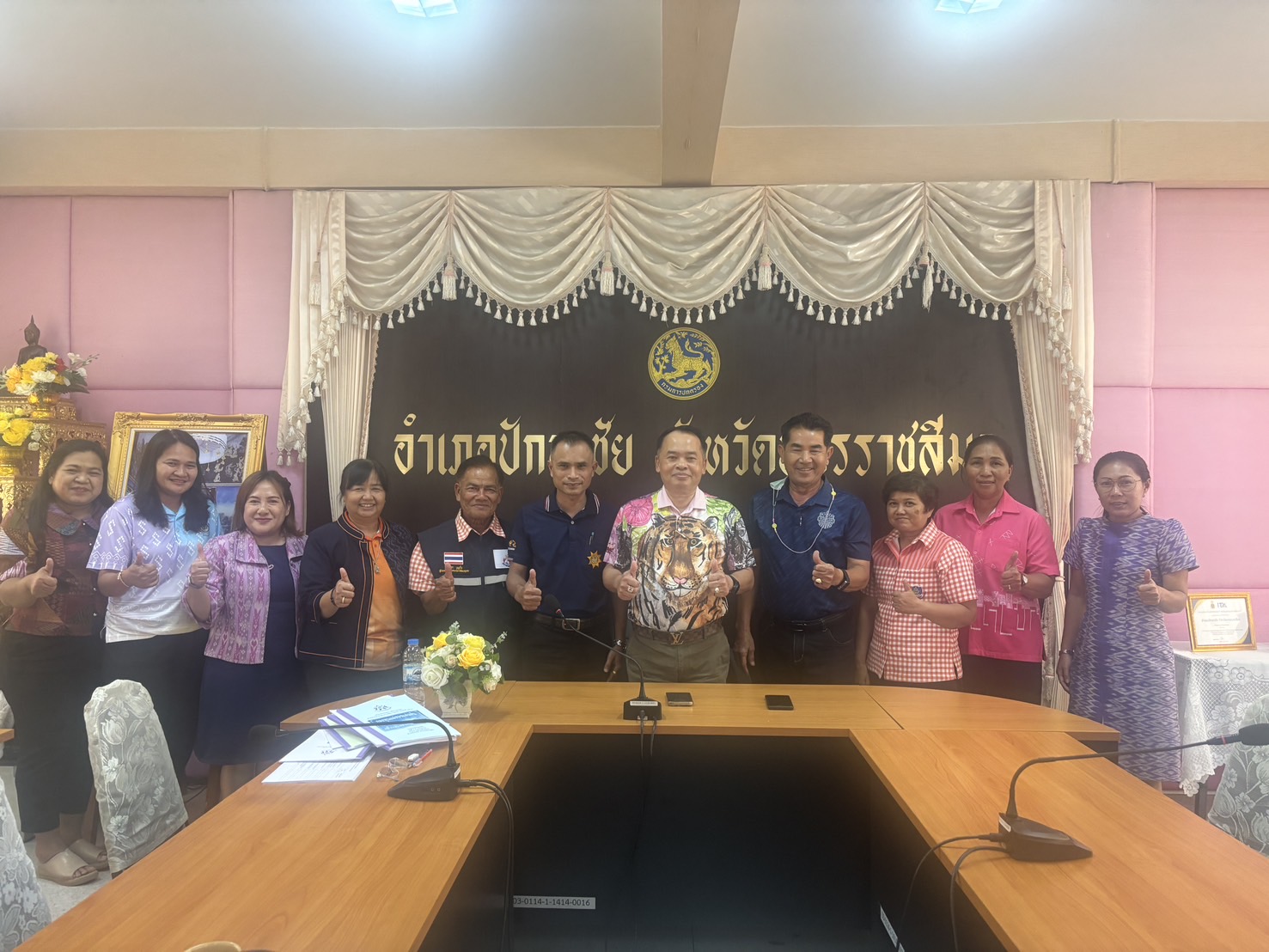 พช.ปักธงชัย และคณะอนุกรรมการตรวจประเมินเพื่อการรับรองมาตรฐานการพัฒนาชุมชนอำเภอปักธงชัย ร่วมดำเนินการตรวจประเมินเพื่อการรับรองมาตรฐานการพัฒนาชุมชน ผู้นำชุมชน กลุ่มองค์กร เครือข่าย และชุมชน ปี 2568